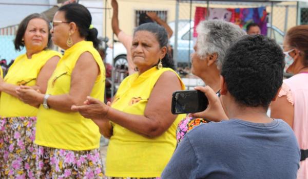 Imagens da Samba de Roda na Feira Livre de Boa Vista do Tupim
