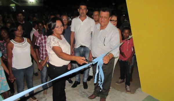Imagens da Prefeitura inaugura quadra poliesportiva no Povoado de Terra Boa