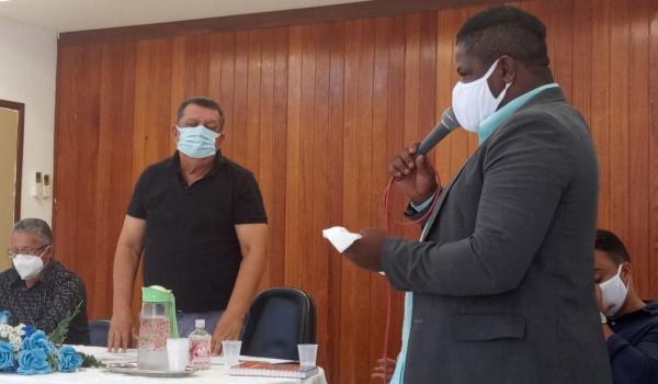 Imagens da Posse dos novos Secretários de Administração e Educação 