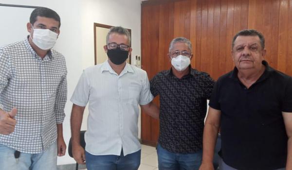 Imagens da Posse dos novos Secretários de Administração e Educação 