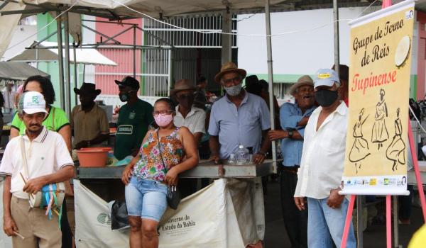 Imagens da Samba de Roda na Feira Livre de Boa Vista do Tupim