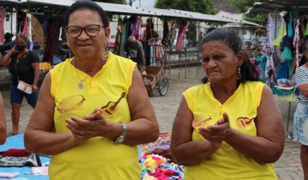 Imagens da Samba de Roda na Feira Livre de Boa Vista do Tupim