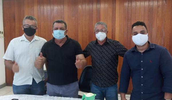 Imagens da Posse dos novos Secretários de Administração e Educação 