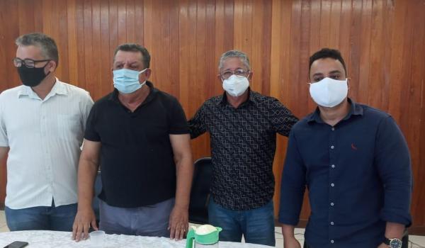 Imagens da Posse dos novos Secretários de Administração e Educação 