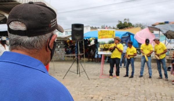Imagens da Samba de Roda na Feira Livre de Boa Vista do Tupim