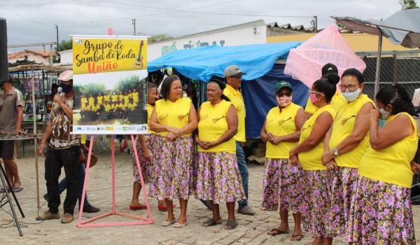 Imagens da Samba de Roda na Feira Livre de Boa Vista do Tupim