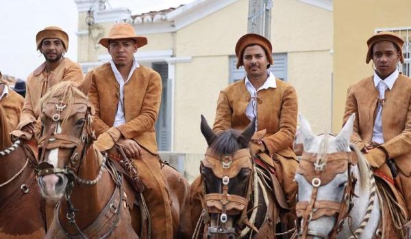 Imagens da 39º Festa dos Vaqueiros, em Boa Vista Do Tupim, une sertanejos em evento com cavalgada, missa e desfile 