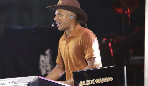 Imagens da 39º Festa dos Vaqueiros, em Boa Vista Do Tupim, une sertanejos em evento com cavalgada, missa e desfile 