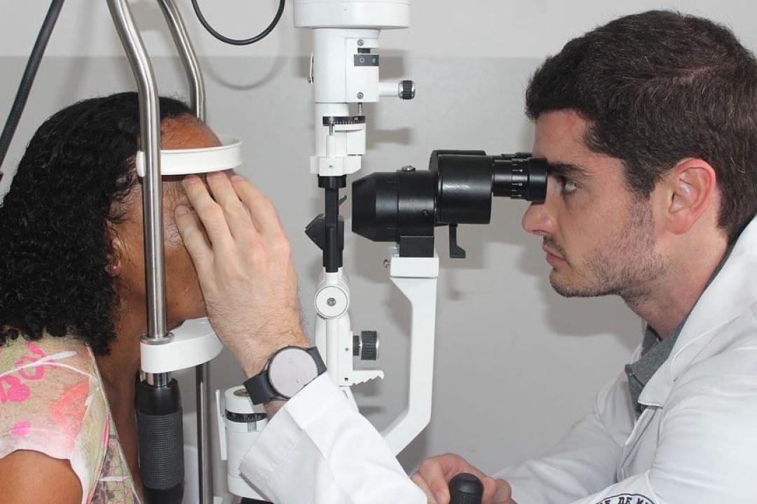 Exames de vista e avaliações oftalmológicas gratuitas.
